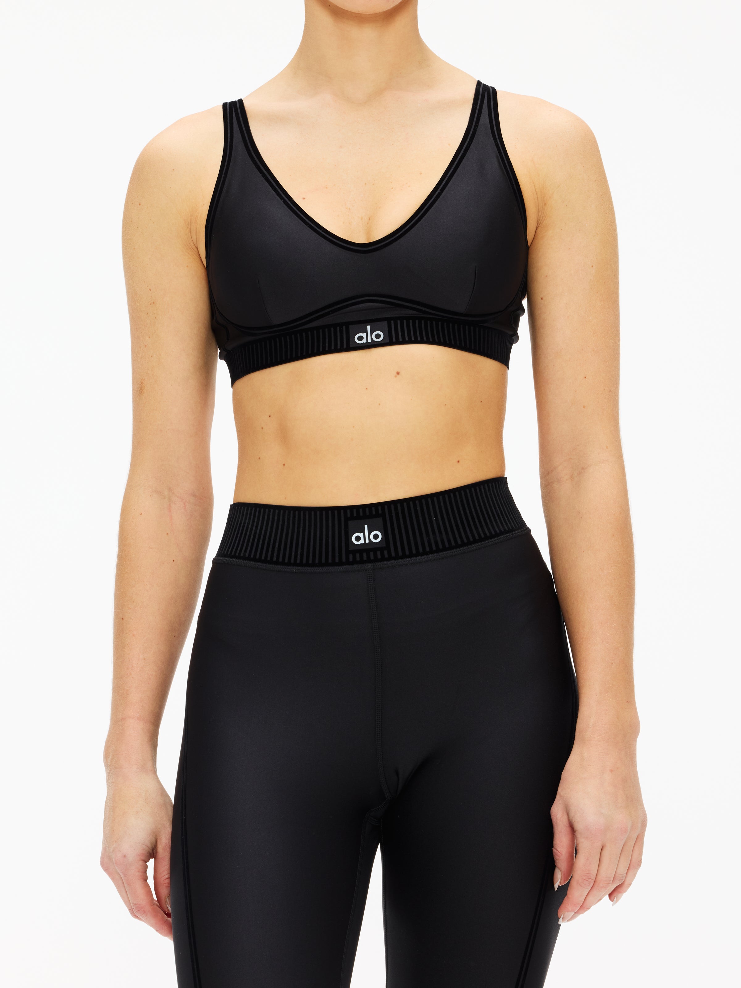 Alo Yoga Airlift Line Up Bra