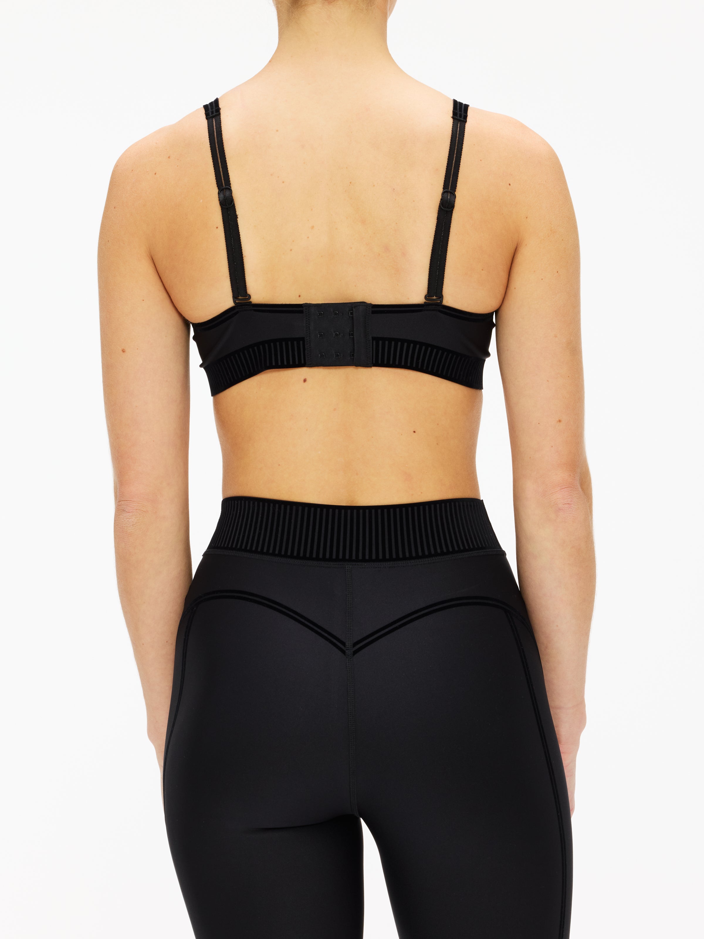 Alo Yoga Airlift Line Up Bra