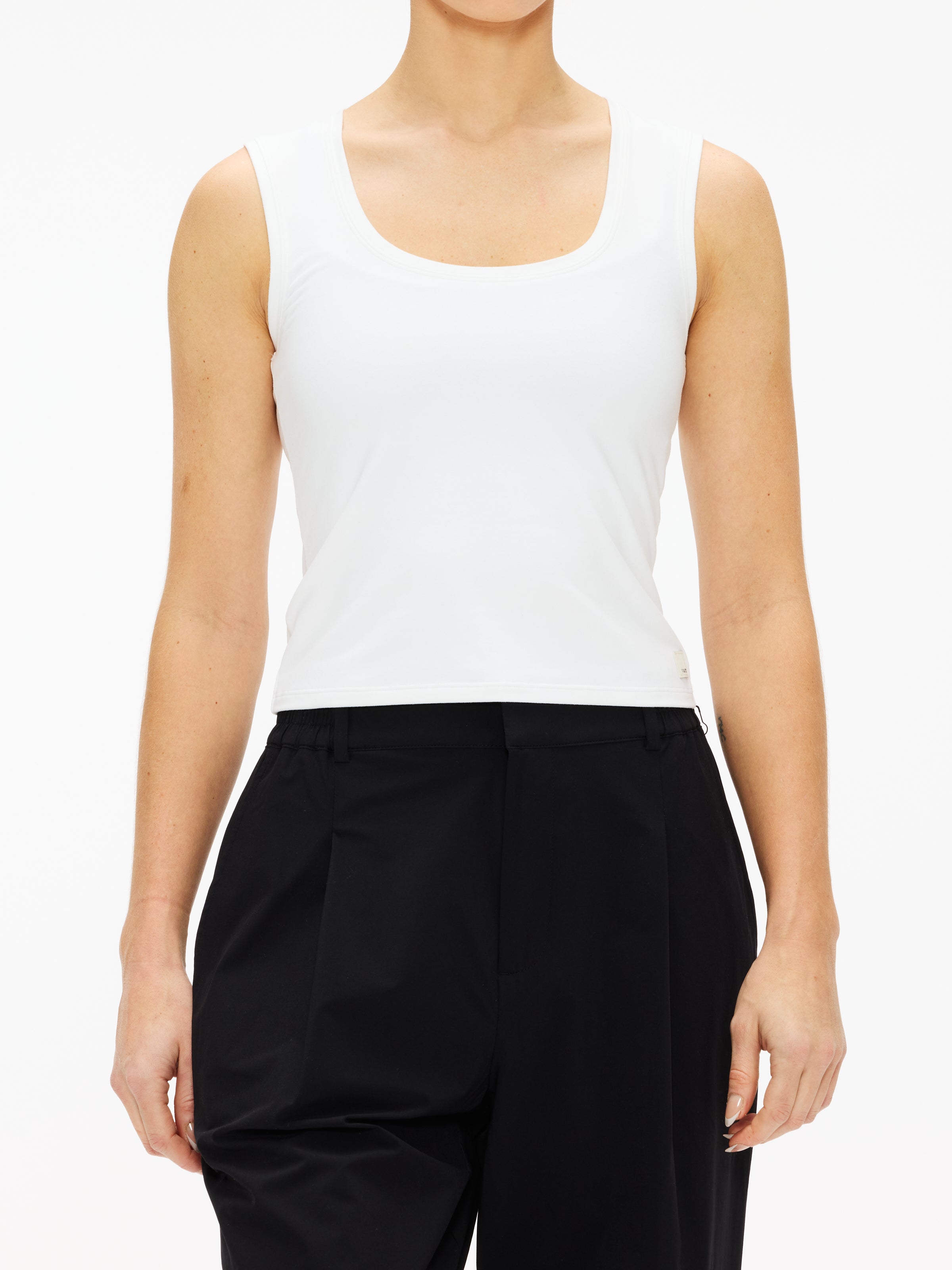Vuori Halo Essential Scoop Tank